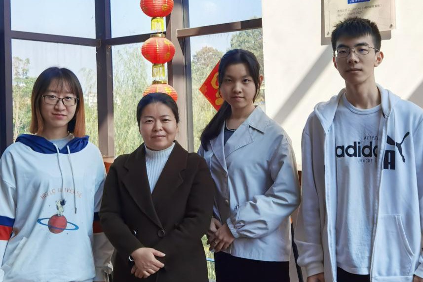 说明: //cet.yulec.net/__local/2/C4/46/85C98A8A7CEE0044E6575DAB852_763AEB43_370A2.jpg?e=.jpg